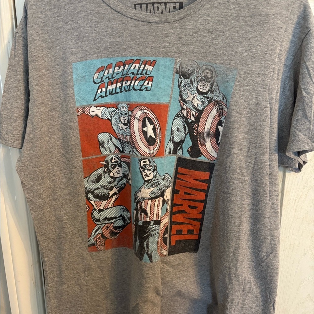 Marvel Captain America Graphic T-Shirt - Gray, men’s Large.